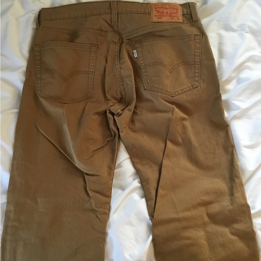 Beige Levi’s 505 Jeans